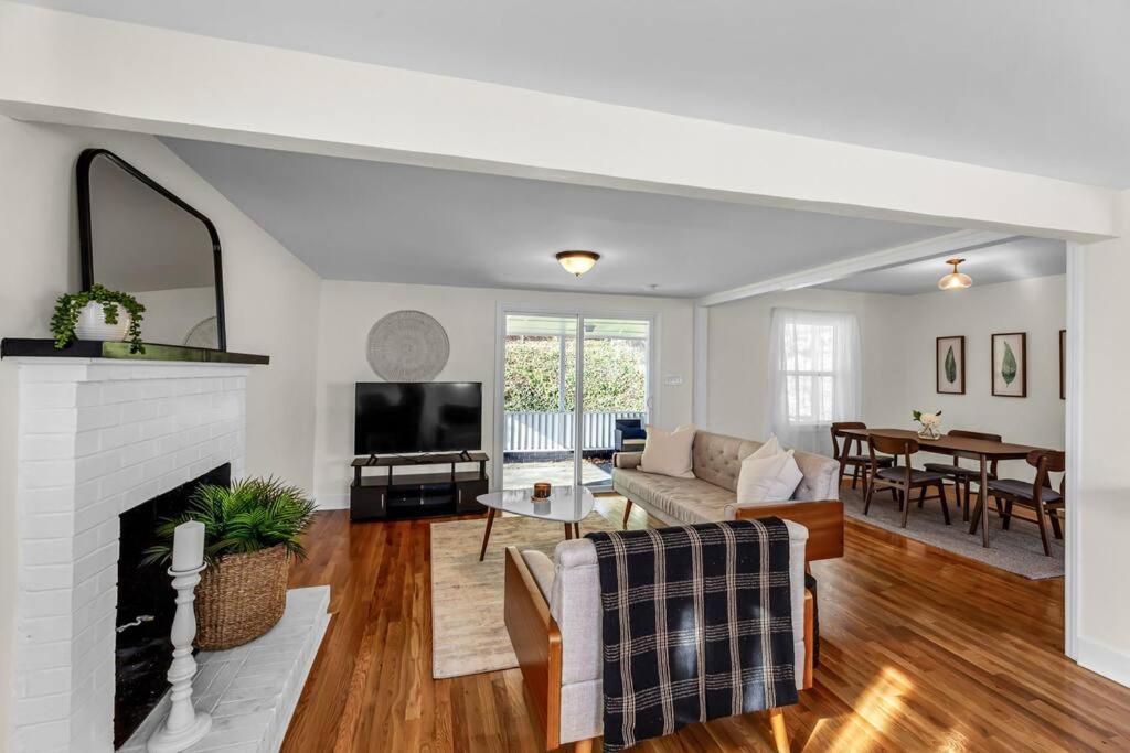Villa Fully Renovated 4 Bed Buena Vista House Near Wfu Winston-Salem Exterior foto