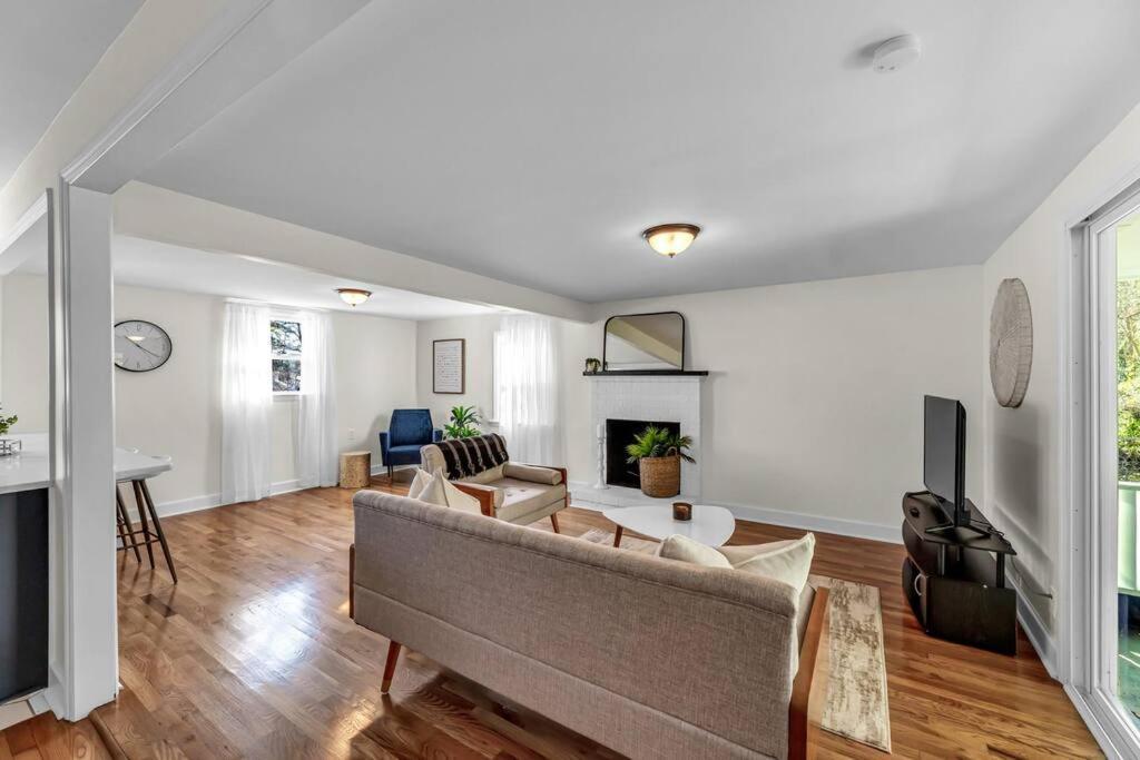 Villa Fully Renovated 4 Bed Buena Vista House Near Wfu Winston-Salem Exterior foto